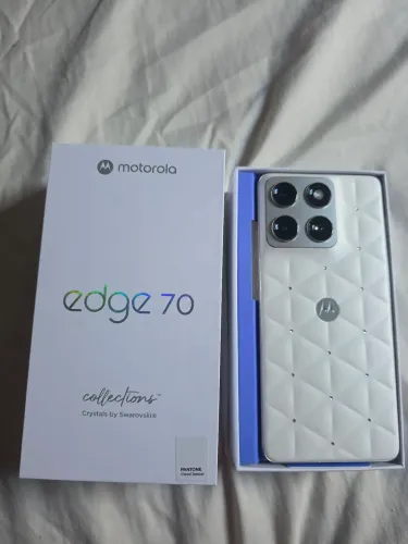 Motorola edge 70 512gb by swarovski
