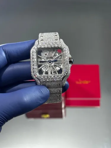 Relógio cartier cravejado full moissanite diamond 