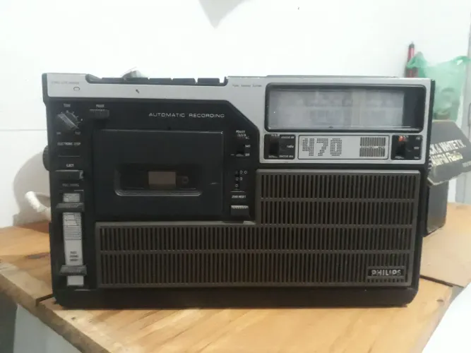 Rádio Portátil Philips 470 ligando!