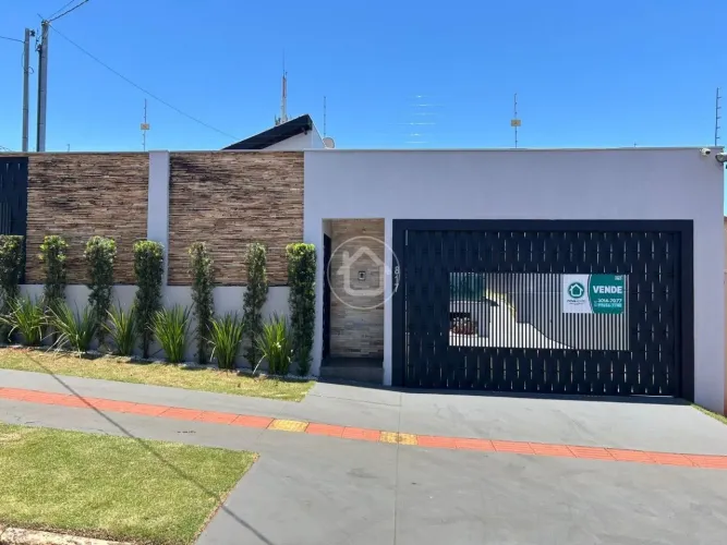 LINDA CASA COM PISCINA E HIDROMASSAGEM