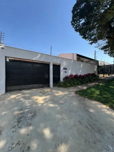 Excelente casa para locação 03 dormitórios | Zona 05