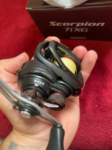 Carretilha scorpion 71xg - esquerda