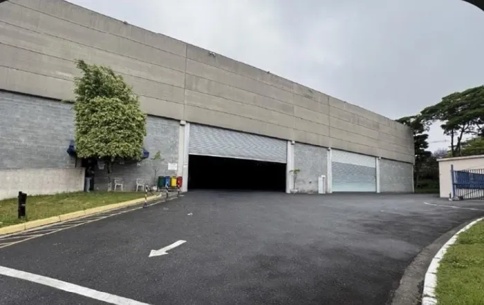 Galpões 8000 m² Pé-direito 10 m Diadema/Anchieta