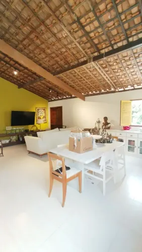 Casa em condomínio mobiliada