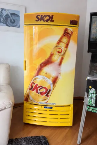 Geladeira retrô Skol