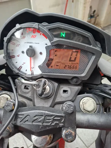 Alugo moto Yamaha factor 150 cilindrada