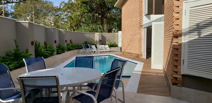 Casa para aluguel com 700 metros quadrados com 4 quartos em Jardim Virgínia - Guarujá - SP