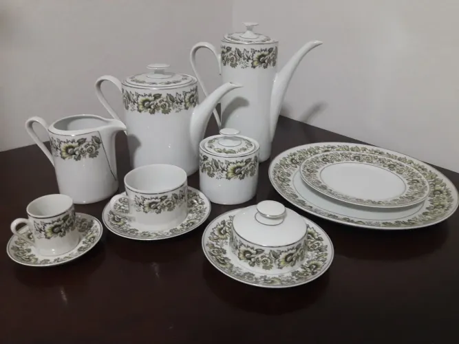 SÓ SEXTA Aparelho de Porcelana Chá, Café e Bolo - Desapegando - Nunca Usado - De Família 