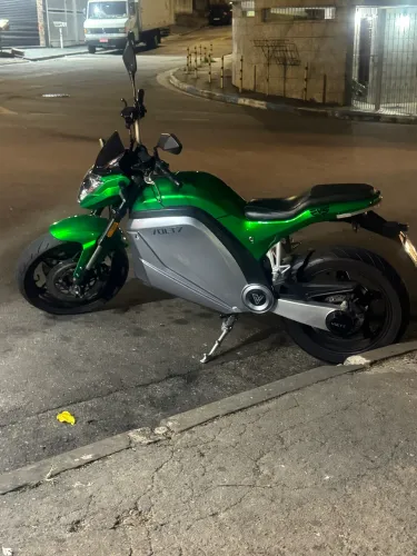 Moto voltz nova sem detalhe 3900 km duas bateria