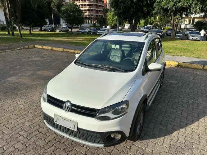 Volkswagen Crossfox 1.6 MI Total Flex 8V 5P 2011