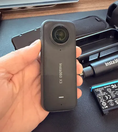 Câmera insta 360 X3