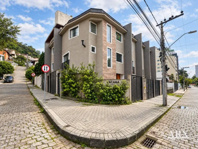 SOBRADO SEMIMOBILIADO COM 2 SUÍTES E 2 VAGAS - BAIRRO VILA NOVA
