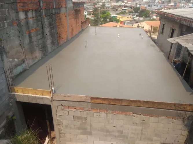 Terreno com construção
