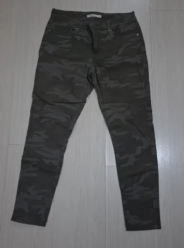 calça jeans leves