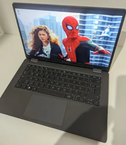 Notebook Dell Latitude i5-1335U 16GB (Tela de 14) (50 Dias de Uso)