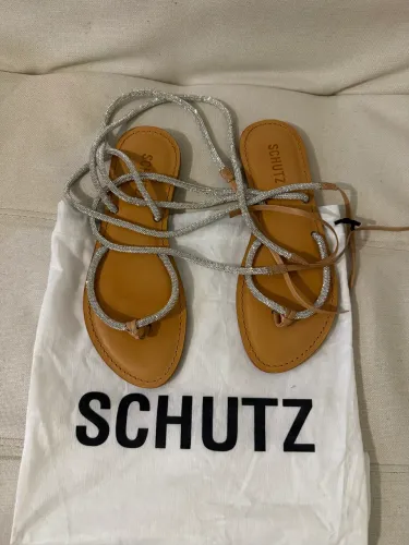 Rasteira Schutz 35 NOVA (paguei 650)