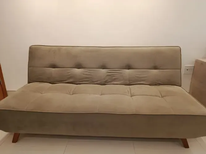 Sofá-cama 3 lugares suede bege ? vira cama de casal (1,85 × 1,20)