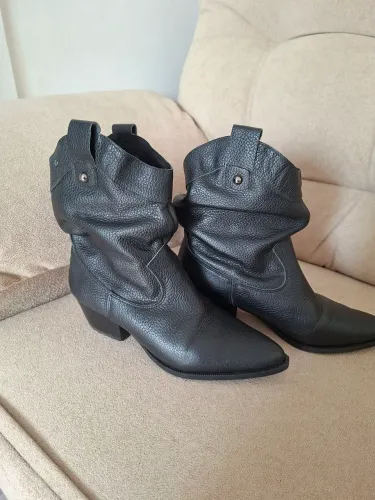 Bota em couro