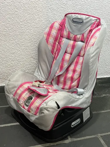 Cadeirinha de automóvel infantil