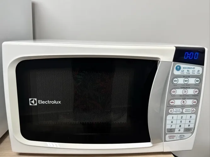 Micro-ondas Electrolux - 20 Litros - 11v - Ótimo Estado