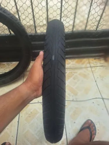 Pneus semi novos  usados motos pra fan ou Titan 