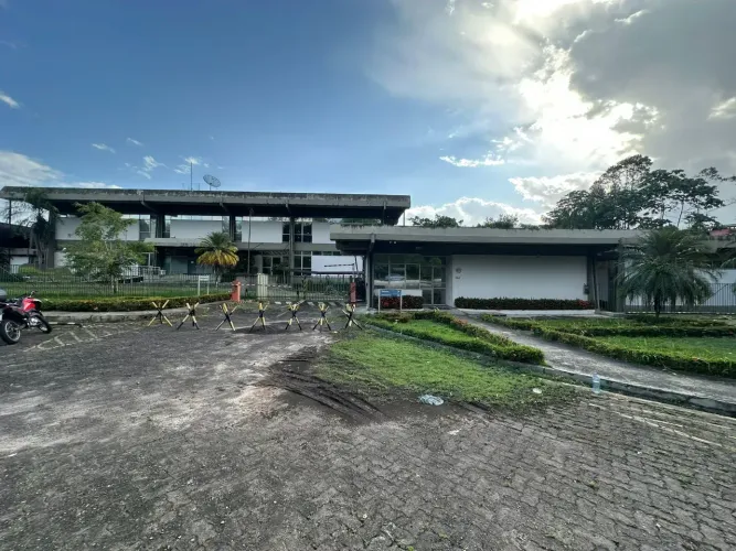 Imóvel comercial na Perimetral - Área Total 13.180 m² / Área Construída 4894 m² - Marco -