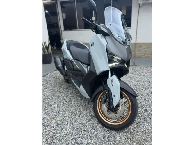 Yamaha Xmax 300 connected abs 2026