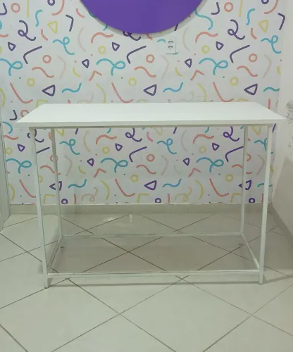 Mesa de Loja em Metalon e Compensado Naval