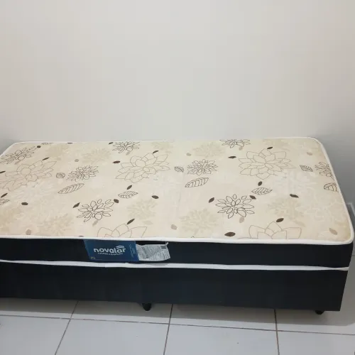Cama BOX solteiro - Muito nova
