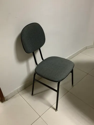 Cadeiras de ferro com estofado