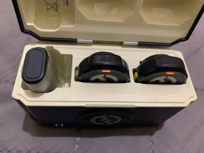 Hollyland LARK M2 Duo Lightning | 2 Microfones Sem Fio | Seminovo