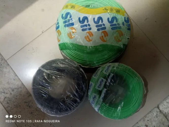 Vendo 1 Rolo de fio 10mm, 3 Rolos de fio 6mm e 1 Rolos de fio 4mm