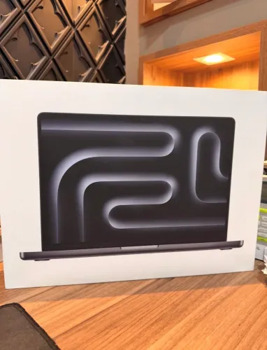MacBook Pro M5 Max tela 16.2
