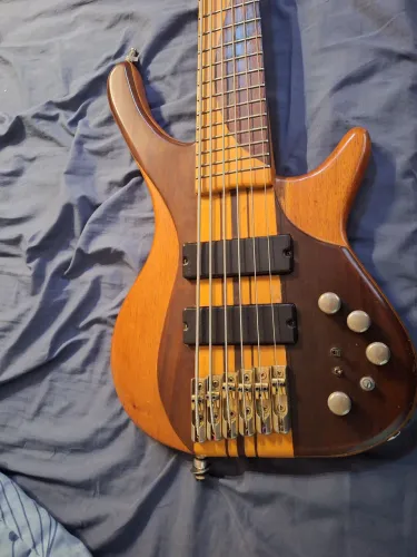 Contra baixo 6 cordas MGBass custom