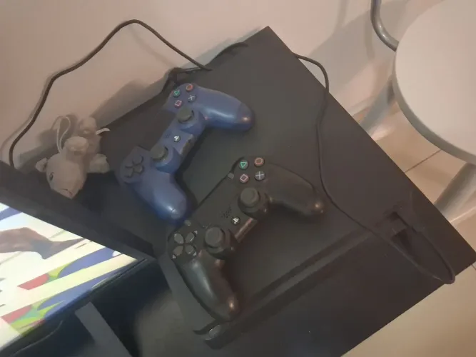 Ps4 slim 1 tera e 6 jogos
