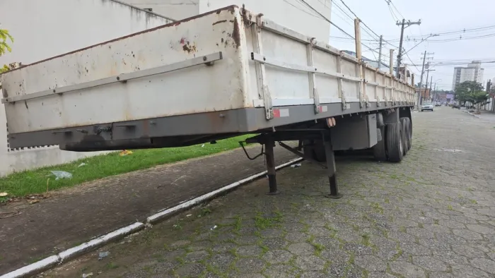 Vendo ou troco carreta Rondôn ano 94