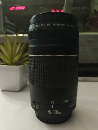 Canon ef 75-300mm f4-5.6