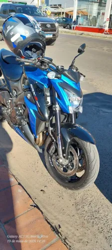 GSXS 1000 zerada sem detalhes.