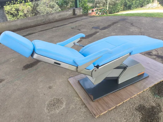 Cadeira Elétrica Hospitalar/Estética Reclinável Profissional - Excelente Estado