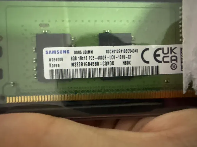 Memória ram DDR5 de 16 GB( 8gb X 2)4800 hz Samsung é de pc tá não é notebook 