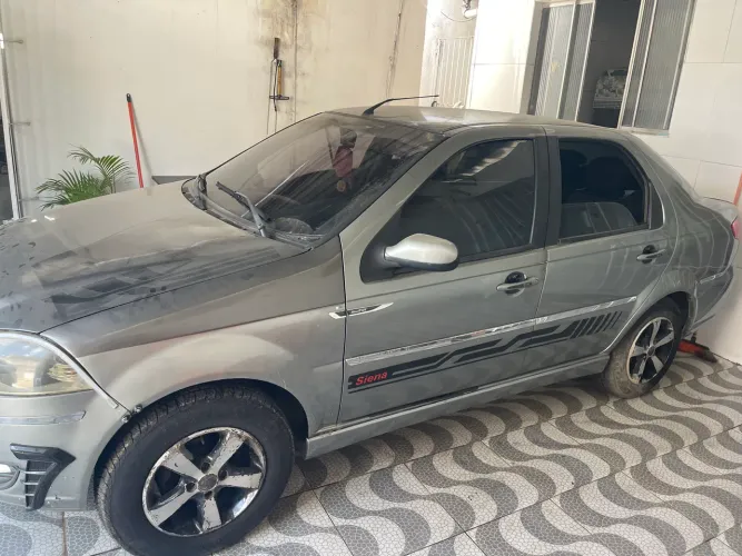 Fiat Siena Attractive 1.4 Fire Flex 8V 4P 2011