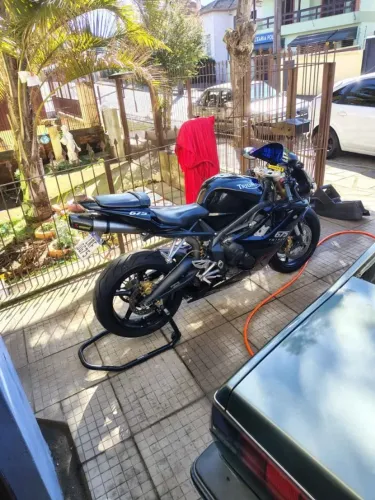 triumph daytona 672 2009