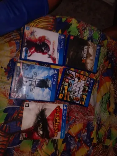 Vendo jogos de ps4