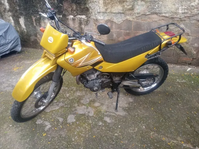 XT 225 2004 Moto muito boa! Bem conservada