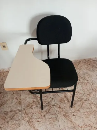 12 Cadeira para sala de aula