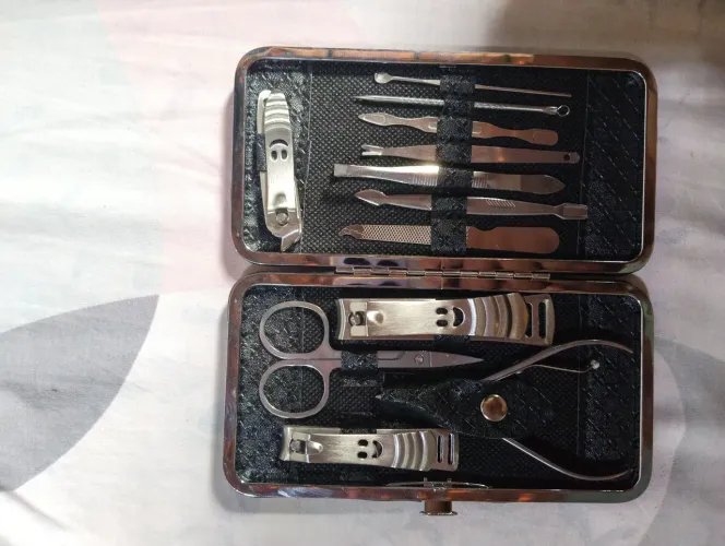 Kit Manicure com 13 Peças