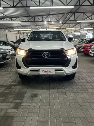 Toyota Hilux CD 4X4 2.8 Diesel Mec. 2023