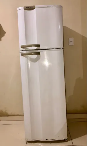 Geladeira Electrolux Duplex Frost Free 260L 