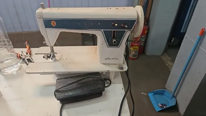 Máquina de Costura Singer bzc 64 -7 Ponto de Ouro