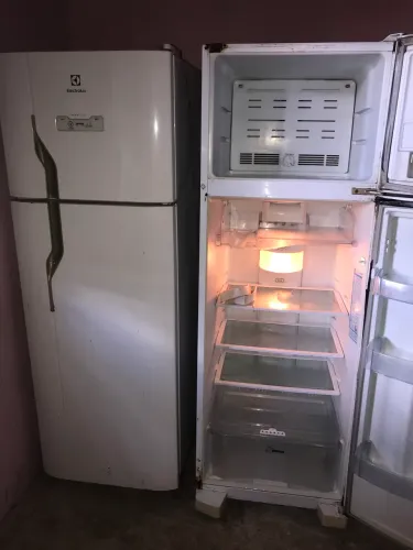 V/T Pra consertar Vendo duas geladeiras